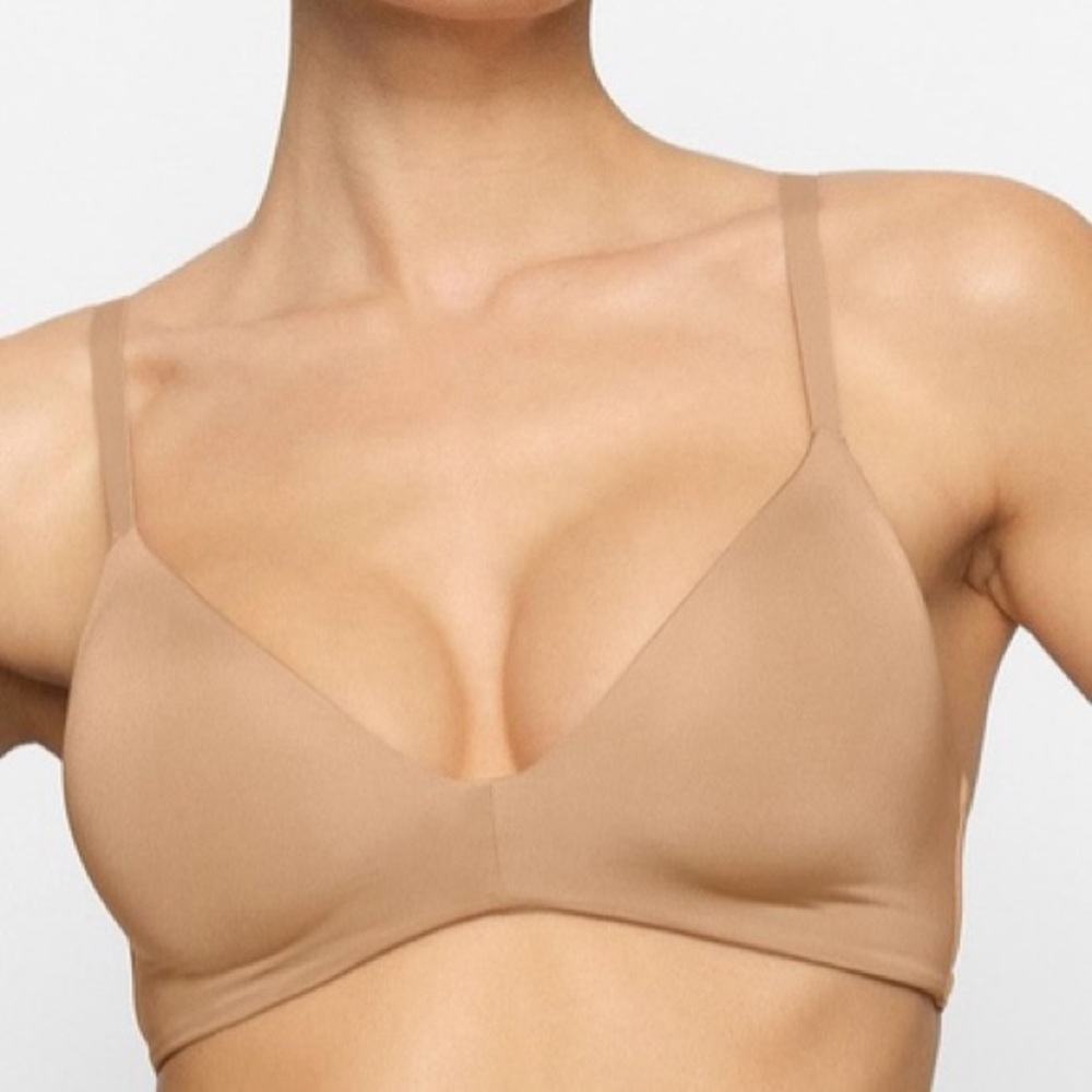 SOLD SKIMS T-Shirt Demi Bra